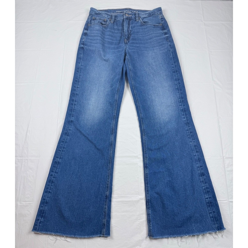 American Eagle Low-Rise Baggy Flare Jeans Medium Wash Raw Hem 2 Regular Womens